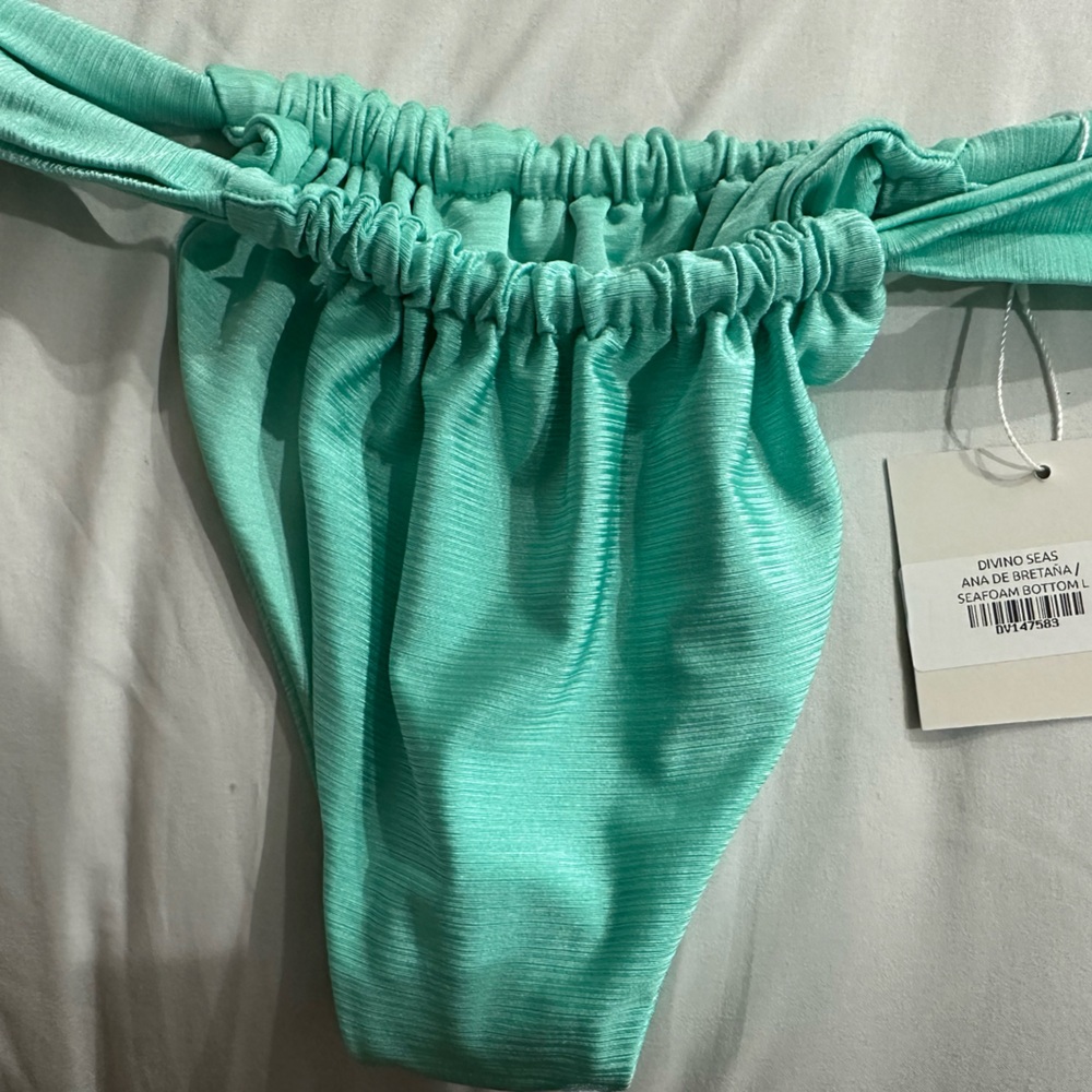 Divino Seaa Ana de Bretana Seafoam Bottom Size L - Picture 3 of 3